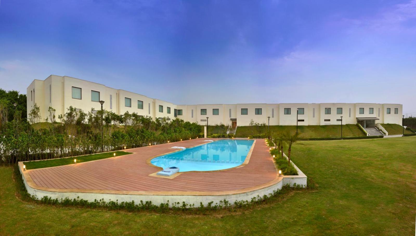 Four Points By Sheraton New Delhi, Airport Highway Hotel Exterior photo