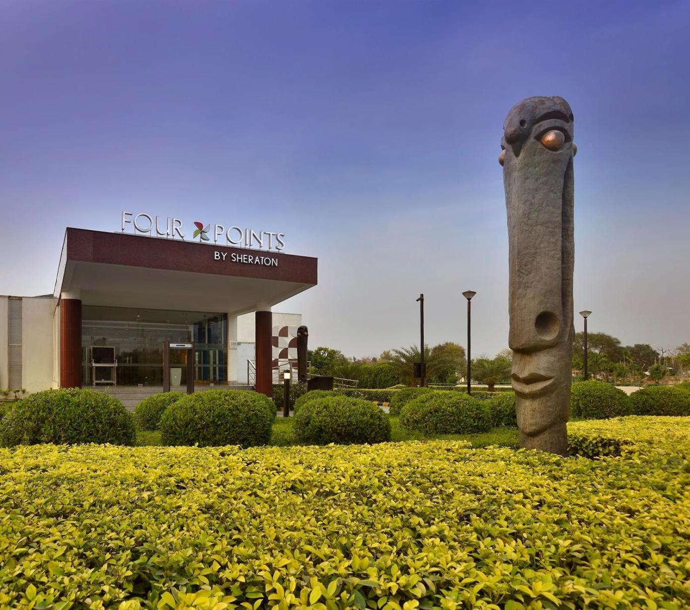 Four Points By Sheraton New Delhi, Airport Highway Hotel Exterior photo